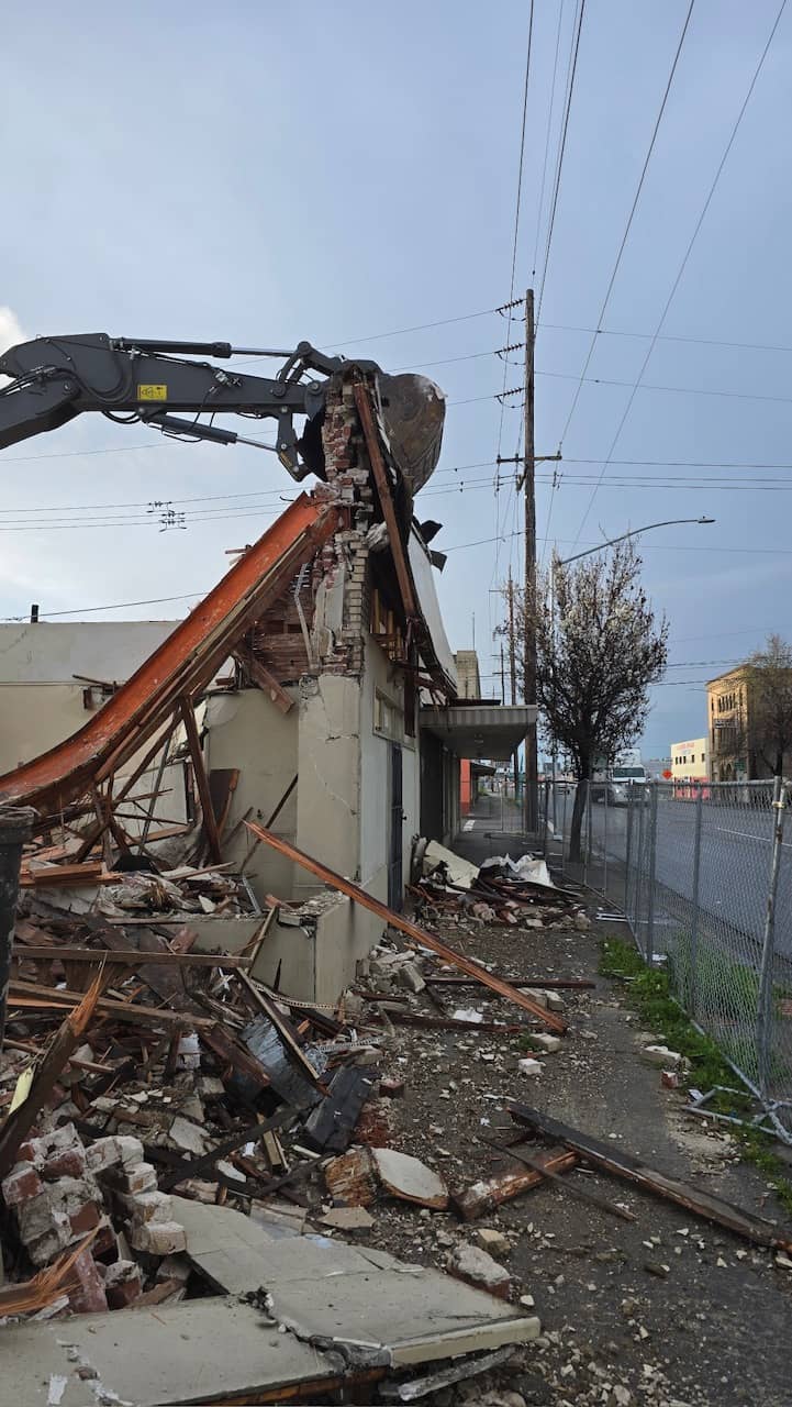 Demolition project work by Flores, photo 2